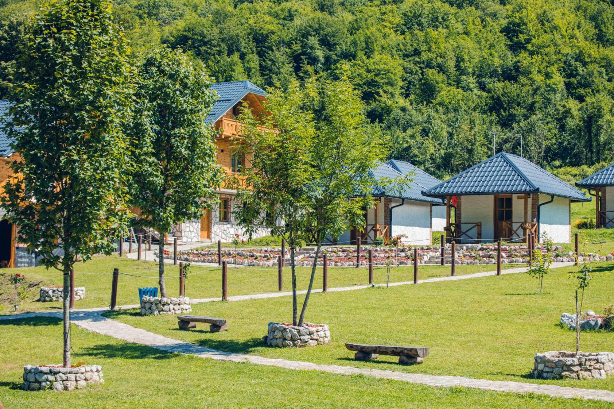 Outdoor Resort Tarasport Foca Exterior photo
