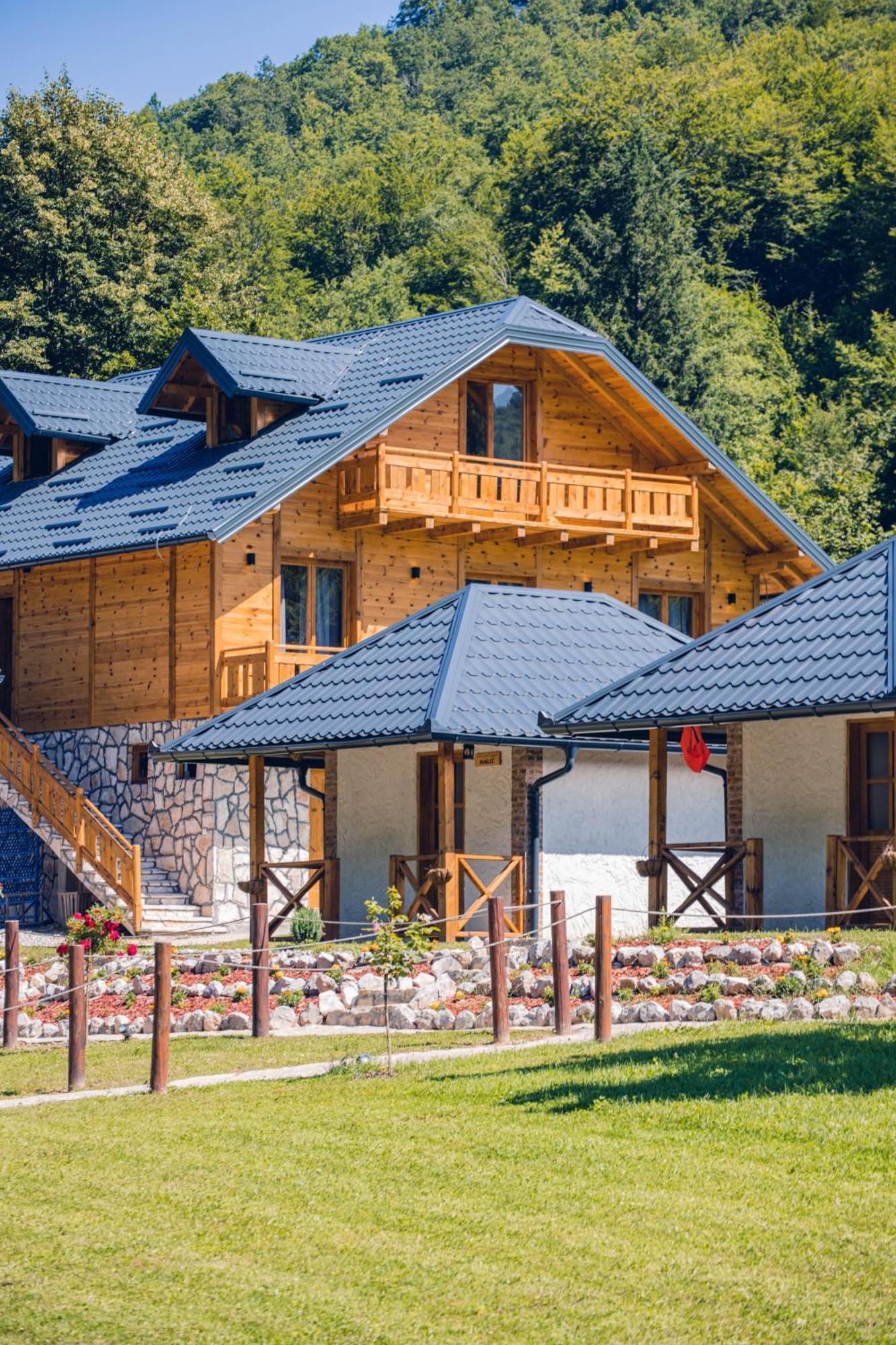 Outdoor Resort Tarasport Foca Exterior photo